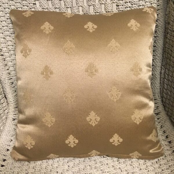 Gold Crest Scatter Cushion Cover (1)