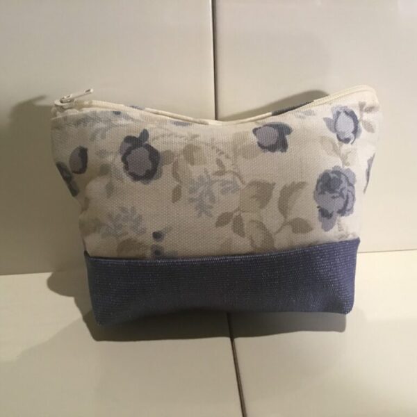 Medium Cosmetic Bags - Small Blue Floral