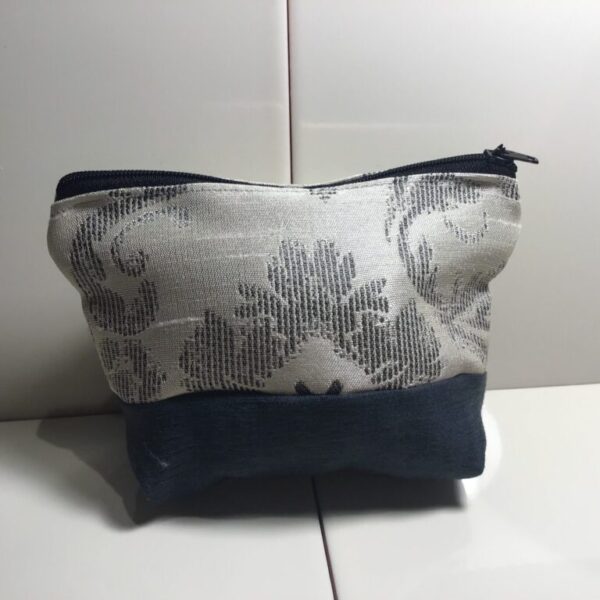Medium Cosmetic Bags - Silver & Charcoal Scroll (4)